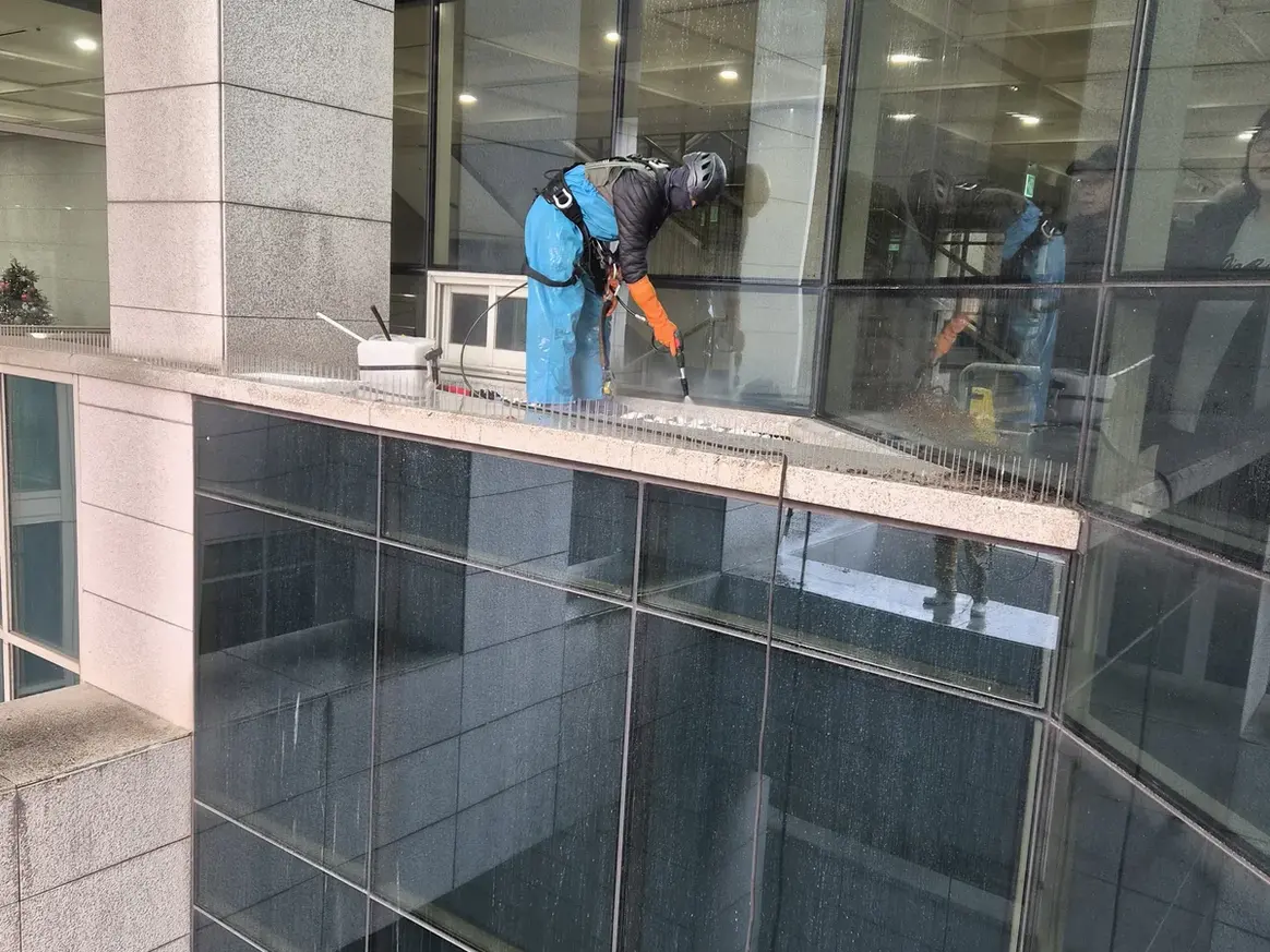 창원시 진해구 가주동 건물 복도·대기 동선 야간 위생청소 사례 - 행진크린