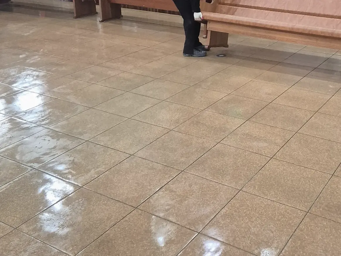 거제시 동부면 예배당 방송실 장비 주변 정밀 위생청소 사례 - 행진크린