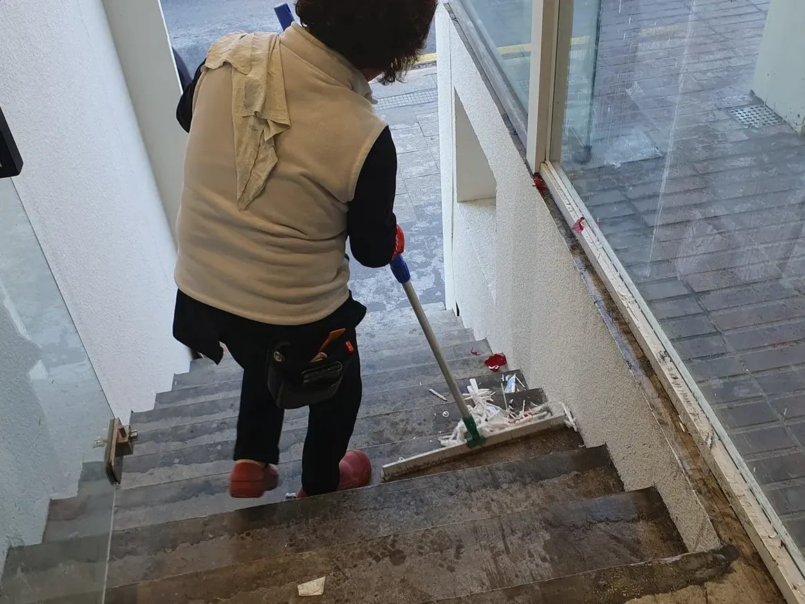 양산시 중부동 출입 계단·입구 세면대 살균 위생청소 사례 - 행진크린